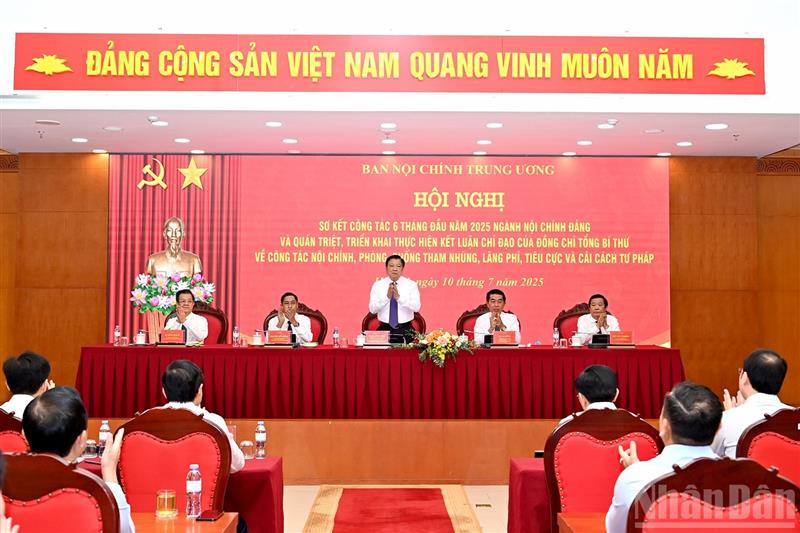 Lãnh đạo Ban Nội chính Trung ương chủ trì tại điểm cầu Hà Nội. Ảnh: Báo Nhân dân điện tử