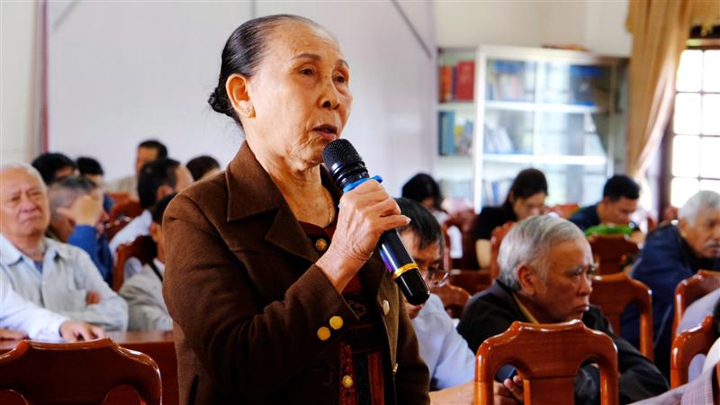 Thông qua những buổi gặp gỡ, đối thoại, người dân Di Linh đã bày tỏ nhiều ý kiến, nguyện vọng đến lãnh đạo huyện