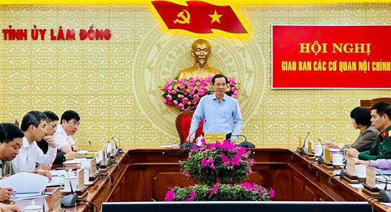Đồng chí Nguyễn Thái Học, Quyền Bí thư Tỉnh ủy Lâm Đồng chủ trì và phát biểu tại Hội nghị