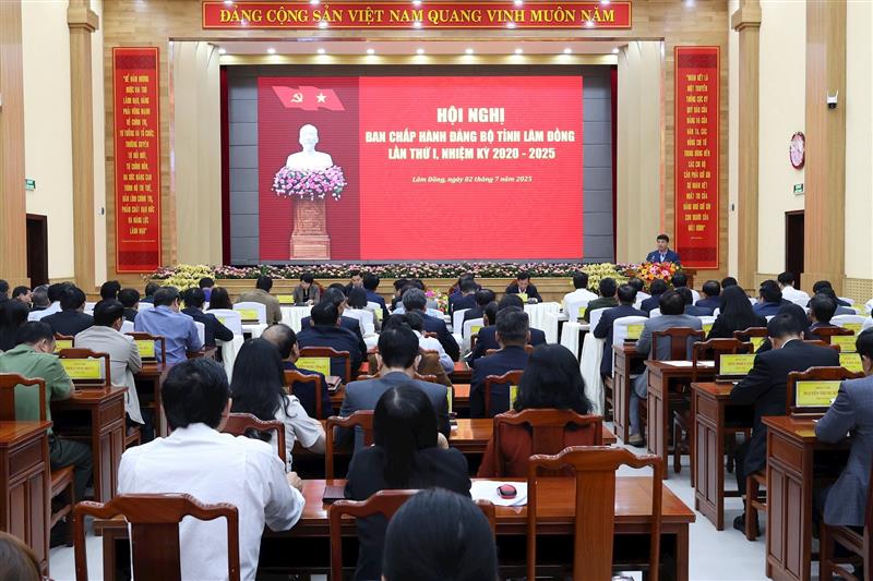 Quang cảnh Hội nghị Ban Chấp hành Đảng bộ tỉnh Lâm Đồng lần thứ I, nhiệm kỳ 2020 – 2025. Ảnh: baolamdong.vn