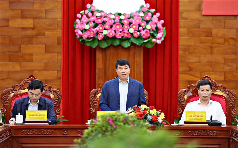 Chủ trì Hội nghị