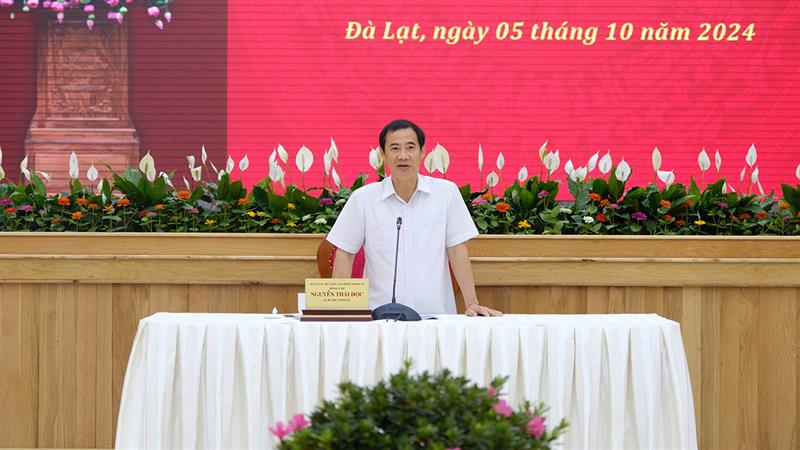 Đồng chí Nguyễn Thái Học - Quyền Bí thư Tỉnh uỷ Lâm Đồng chủ trì và chỉ đạo xử lý các vụ việc do công dân kiến nghị ngay tại buổi tiếp công dân định kỳ tháng 10/2024