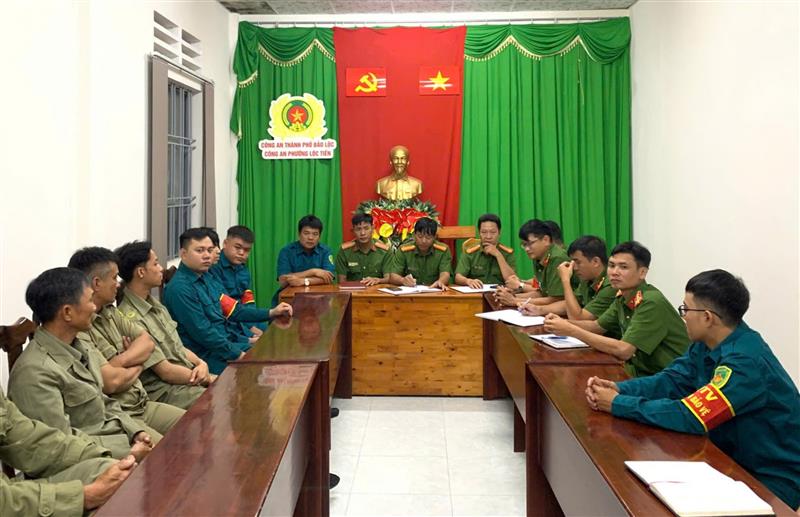 Công an phường Lộc Tiến (TP Bảo Lộc) phối hợp với các lực lượng để triển khai nhiệm vụ đảm bảo an ninh chính trị, trật tự an toàn xã hội trên địa bàn