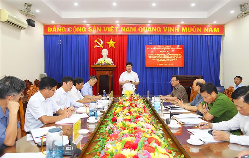Phó Bí thư Thường trực Tỉnh ủy Lâm Đồng Trần Đình Văn phát biểu chỉ đạo tại buổi làm việc