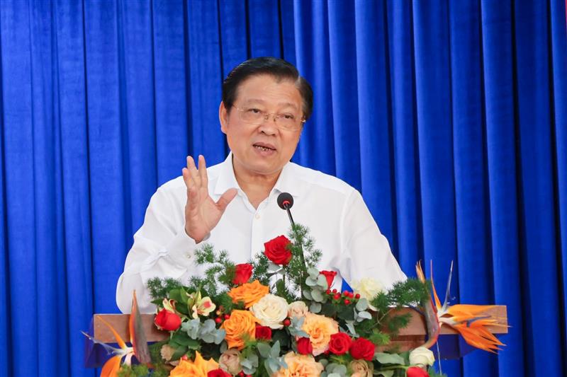 Đồng chí Phan Đình Trạc, Ủy viên Bộ Chính trị, Bí thư Trung ương Đảng, Trưởng Ban Nội chính Trung ương tiếp thu, giải trình các kiến nghị cử tri thuộc thẩm quyền