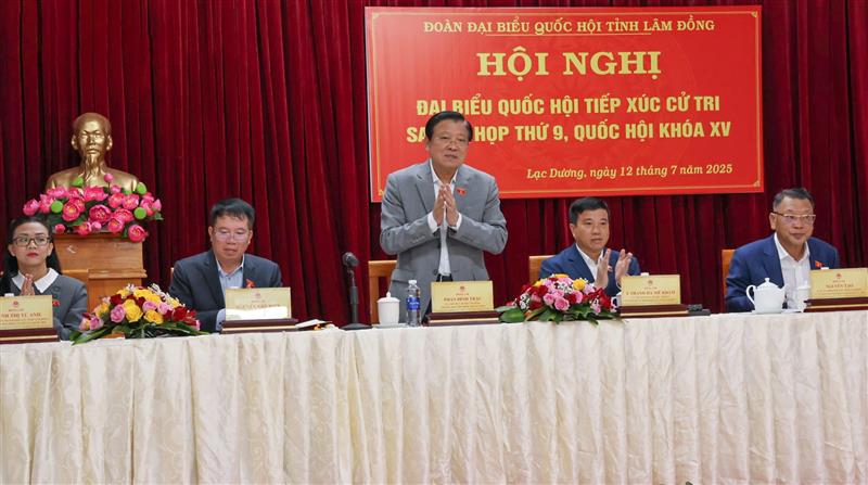 Tổ 2, Đoàn ĐBQH tỉnh Lâm Đồng tiếp xúc cử tri tại xã Lạc Dương