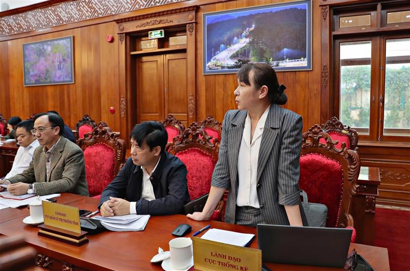 Đại diện lãnh đạo Cục Thống kê phân tích một số chỉ tiêu năm 2025 tại Hội nghị
