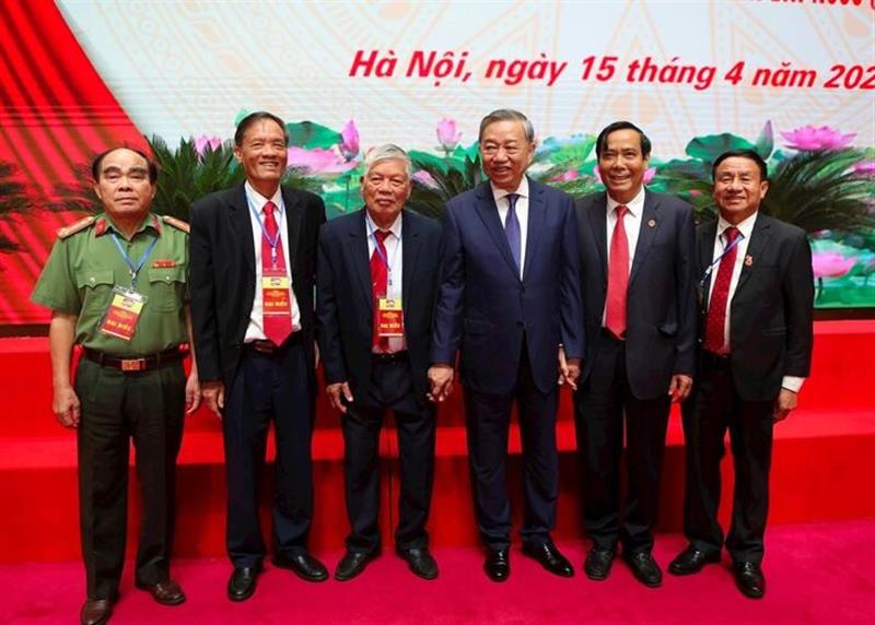 Tổng Bí thư Tô Lâm cùng các đại biểu tại buổi gặp mặt. (Ảnh: Viết Thành)
