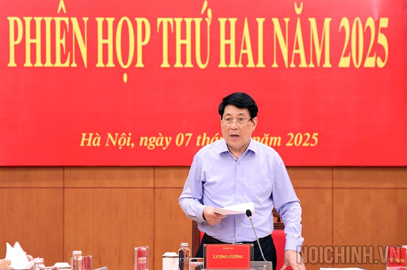 Đồng chí Lương Cường, Ủy viên Bộ Chính trị, Chủ tịch nước, Trưởng Ban Chỉ đạo Cải cách tư pháp Trung ương phát biểu kết luận tại Phiên họp