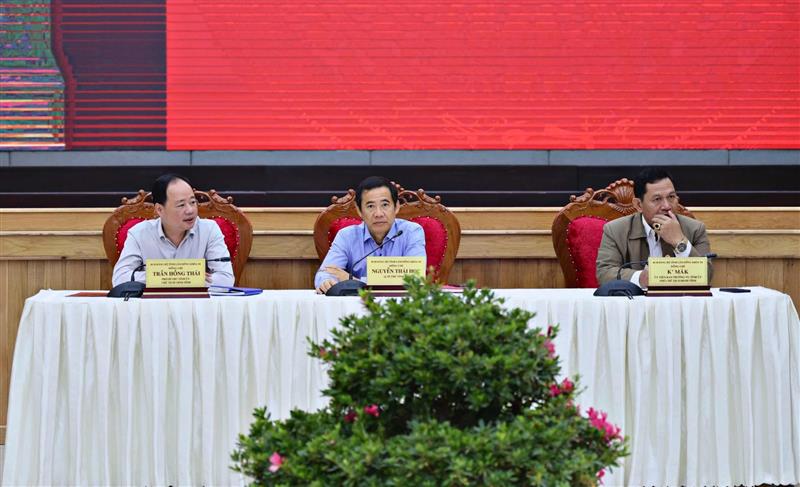 Các đồng chí lãnh đạo tỉnh chủ trì buổi tiếp công dân định kỳ tháng 3/2025