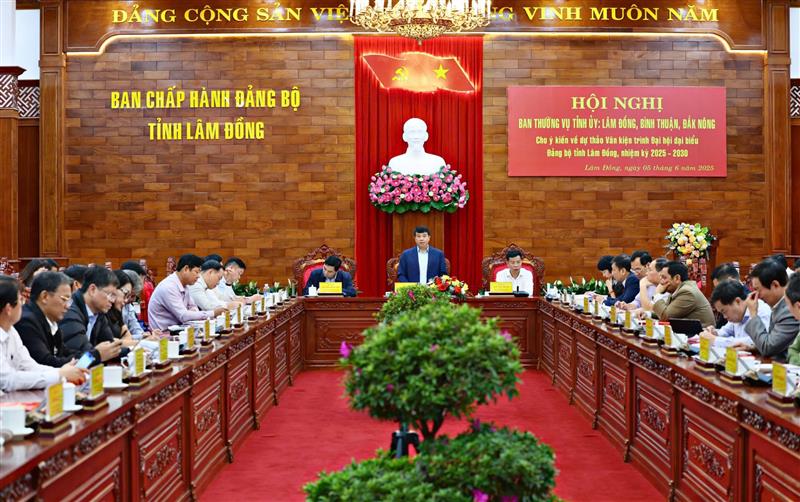 Quang cảnh hội nghị