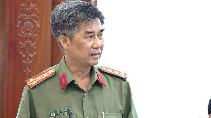 Đại tá Trần Vĩnh Phú - Trưởng Phòng An ninh kinh tế thông qua phương án