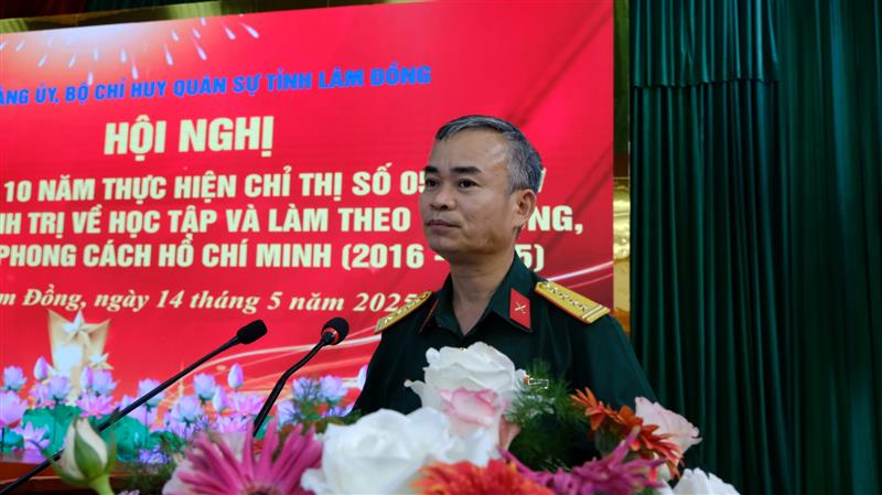 Đại tá Nguyễn Văn Sơn – Chính uỷ Bộ CHQS tỉnh phát biểu chỉ đạo Hội nghị
