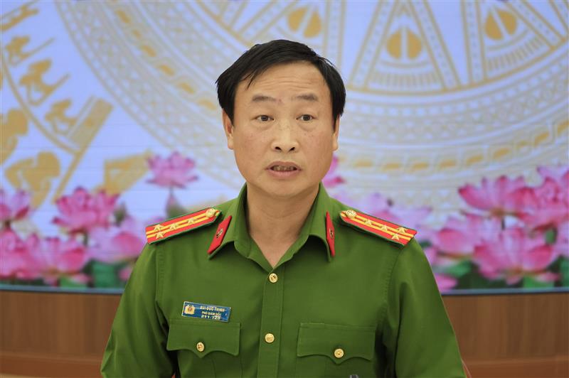 Đại tá Bùi Đức Thịnh - Phó Giám đốc Công an tỉnh phát biểu tại Hội nghị