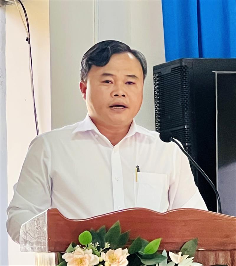 Phó Chủ tịch UBND huyện Đức Trọng Lê Nguyên Hoàng tiếp thu, giải trình các nội dung thuộc thẩm quyền