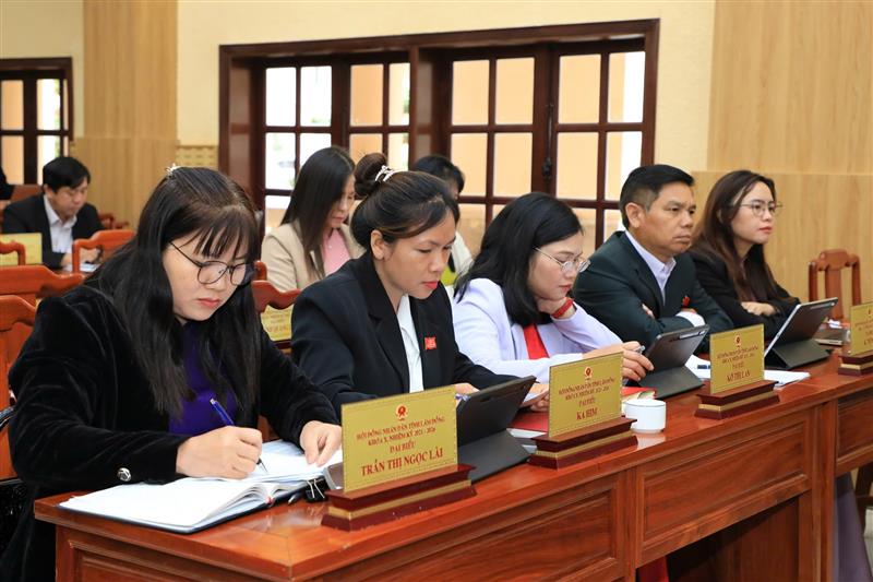 Các đại biểu dự Kỳ họp thứ 2, HĐND tỉnh Lâm Đồng Khóa X