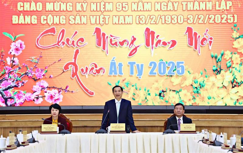 Các đồng chí chủ trì hoạt động kỷ niệm