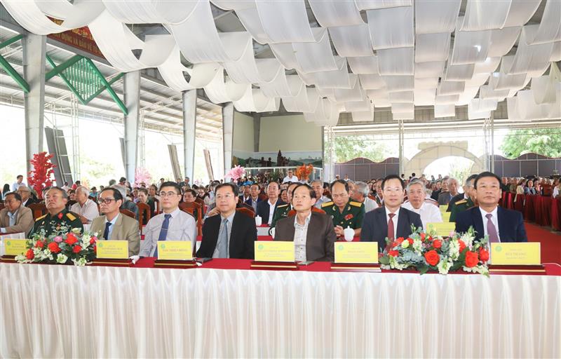 Các đại biểu dự Lễ kỷ niệm 50 năm Ngày Giải phóng Bảo Lộc