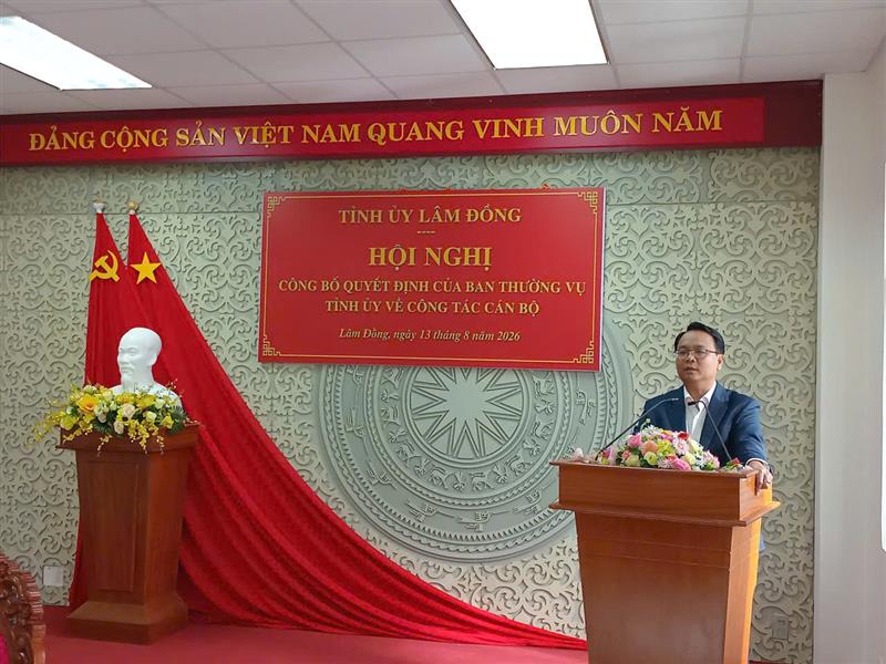 Đồng chí Đặng Hồng Sỹ - Phó Bí thư TTTU chủ trì và phát biểu tại Hội nghị