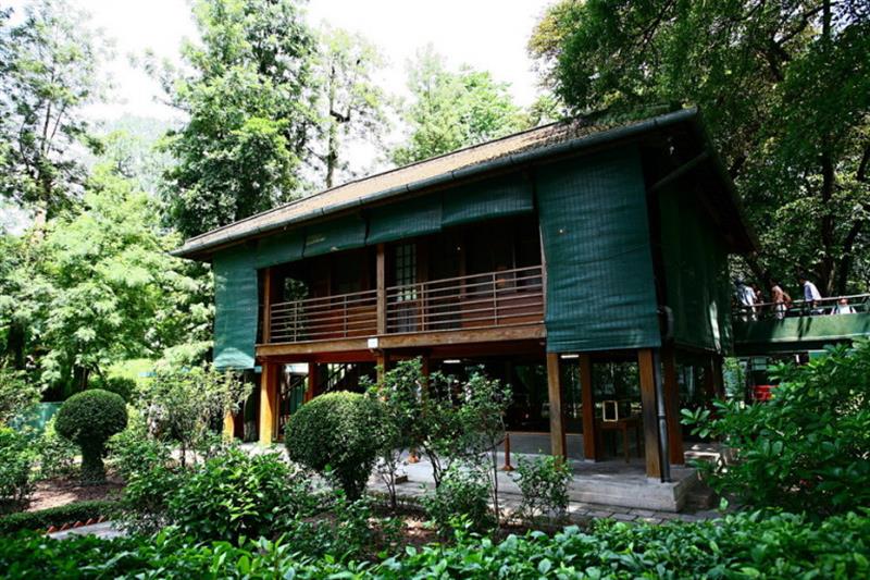 Nhà sàn- nơi lúc sinh thời Bác làm việc và nghỉ ngơi