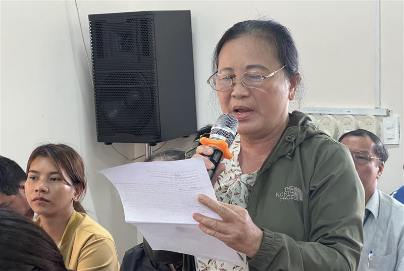 Cử tri xã Tân Thành kiến nghị đến ĐBQH nhiều vấn đề bất cập