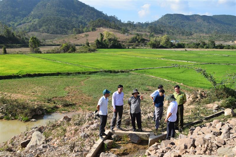 Đồng chí Nguyễn Ngọc Phúc - Phó Chủ tịch UBND tỉnh Lâm Đồng kiểm tra các công trình trọng điểm trên địa bàn huyện Đức Trọng