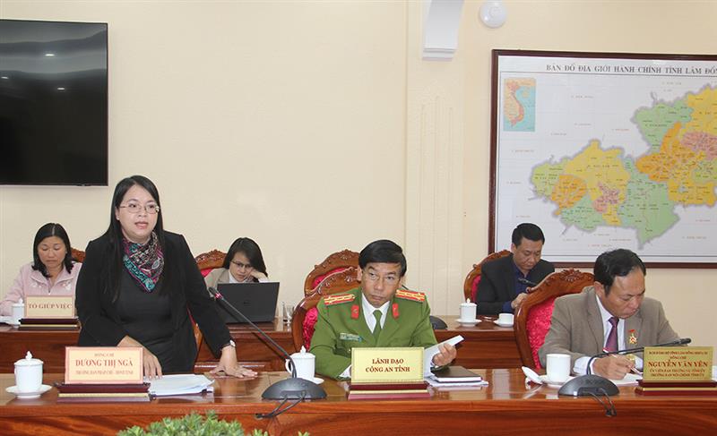 Đại biểu trình bày ý kiến tại Hội nghị