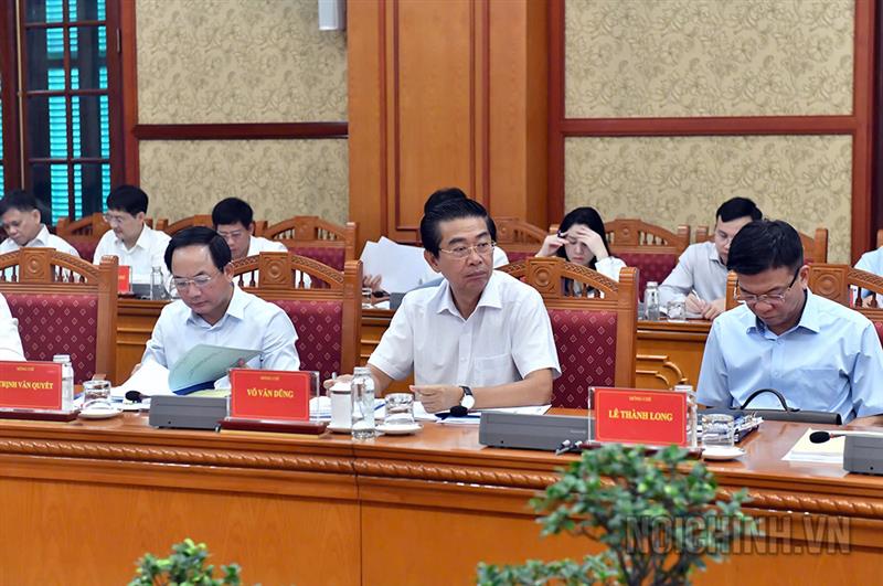 Các đại biểu tham dự Phiên họp