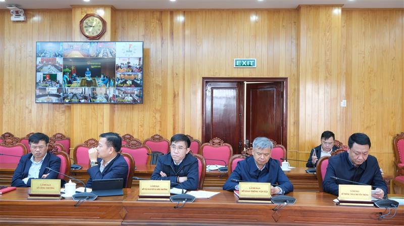Lãnh đạo các sở, ngành tỉnh Lâm Đồng tham dự phiên họp