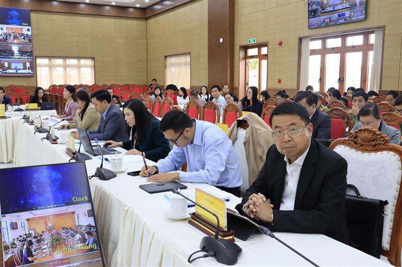 Lãnh đạo các sở, ngành tham dự Hội nghị