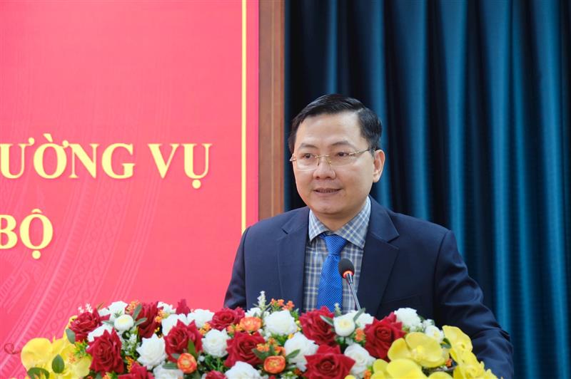 đồng chí Phan Thế Hanh, tân Phó trưởng Ban Nội chính Tỉnh ủy phát biểu nhận nhiệm vụ