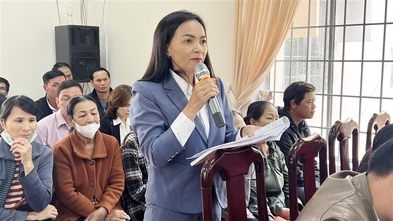 Cử tri kiến nghị về việc thiếu vắc xin tiêm chủng cho trẻ em và bà mẹ mang thai