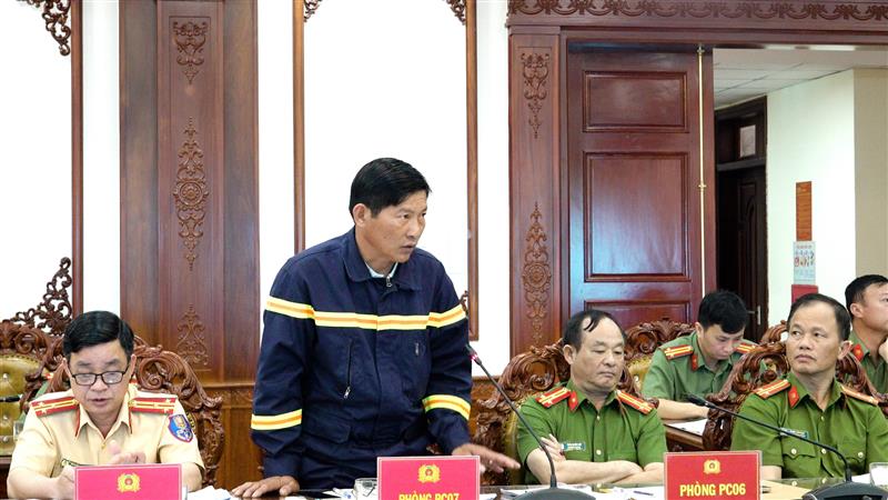 Lãnh đạo phòng Cảnh sát Phòng cháy chữa cháy và Cứu nạn cứu hộ phát biểu