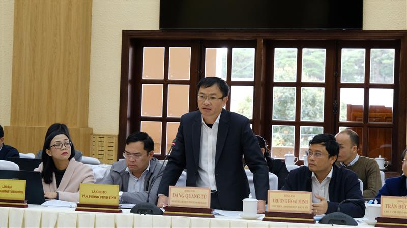 Đồng chí Đặng Quang Tú - Chủ tịch UBND TP Đà Lạt trả lời các kiến nghị của công dân thành phố tại buổi tiếp