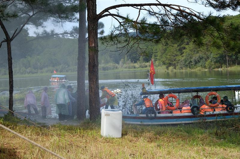 Sơ tán người dân đến nơi an toàn