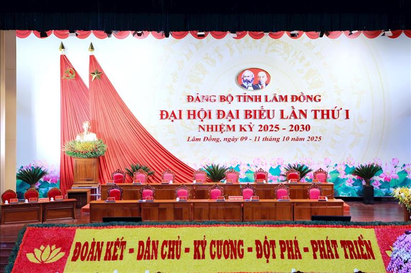 Đại hội đại biểu Đảng bộ tỉnh Lâm Đồng lần thứ I sẽ diễn ra từ 9 - 11/10 với phương châm “Đoàn kết - Dân chủ - Kỷ cương - Đột phá - Phát triển” Đại hội đại biểu Đảng bộ tỉnh Lâm Đồng lần thứ I sẽ diễn ra từ 9 - 11/10 với phương châm “Đoàn kết - Dân chủ - Kỷ cương - Đột phá - Phát triển”