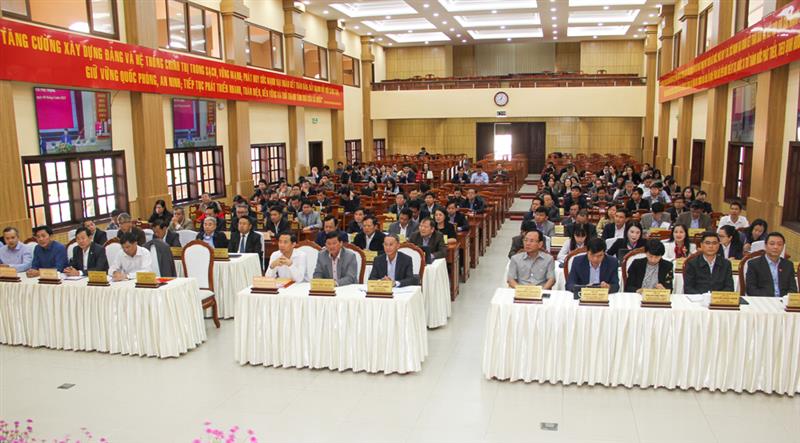 Các đại biểu tham dự hội nghị trực tiếp về nghiên cứu, quán triệt tác phẩm của Tổng Bí thư Nguyễn Phú Trọng về phòng, chống tham nhũng, tiêu cực tại Hội trường Tỉnh ủy Lâm Đồng