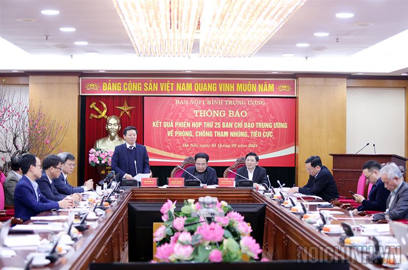 Đồng chí Trần Thanh Lâm, Phó Trưởng Ban Tuyên giáo Trung ương phát biểu tại buổi làm việc