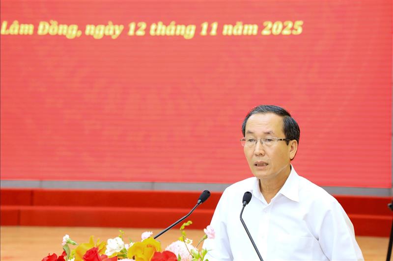 Đồng chí Huỳnh Ngọc Anh, Ủy viên Ban Thường vụ Tỉnh ủy, Trưởng Ban Nội chính Tỉnh ủy điều hành tham luận, thảo luận (ảnh: baolamdong.vn) Đồng chí Huỳnh Ngọc Anh, Ủy viên Ban Thường vụ Tỉnh ủy, Trưởng Ban Nội chính Tỉnh ủy điều hành tham luận, thảo luận (ảnh: baolamdong.vn)