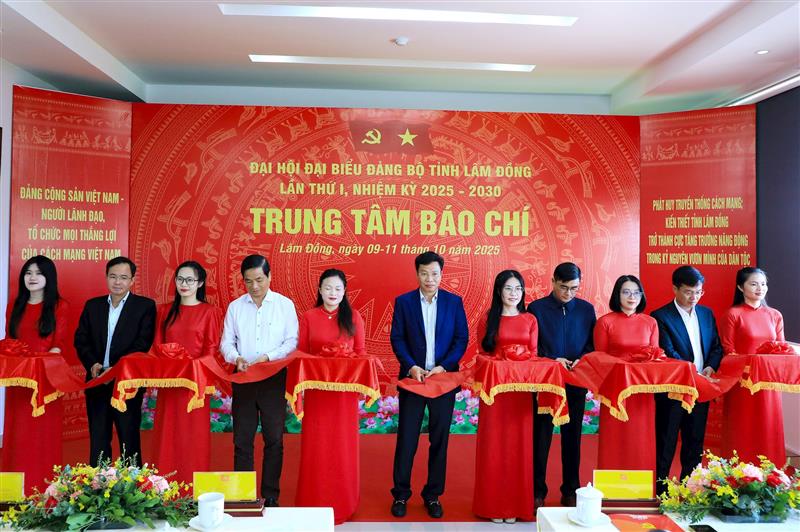 Lâm Đồng khai trương Trung tâm báo chí Đại hội Đảng bộ tỉnh lần thứ I Lâm Đồng khai trương Trung tâm báo chí Đại hội Đảng bộ tỉnh lần thứ I
